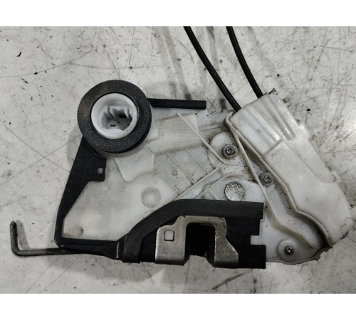 Замок двери (передний левый)