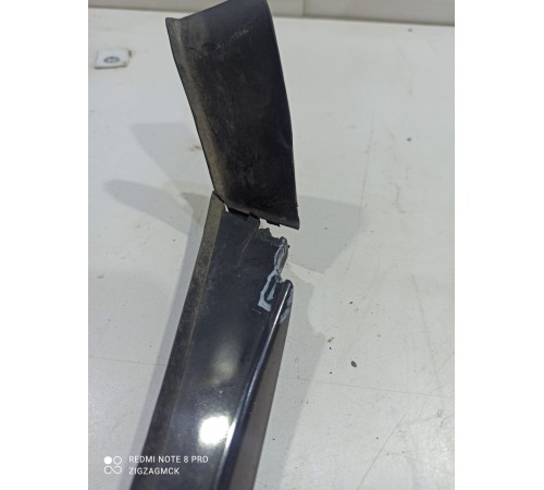 Молдинг лобового стекла(правый)