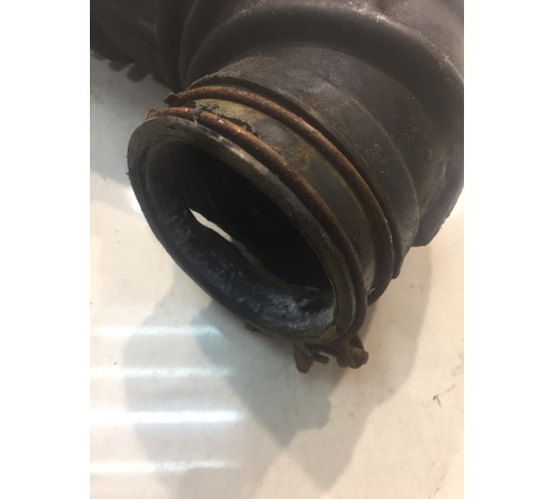 Патрубок воздушного фильтра