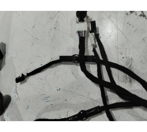 Электропроводка двери передняя левая