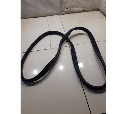 Уплотнитель двери(задний правый)