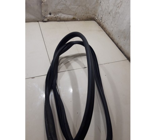 Уплотнитель двери(задний правый)