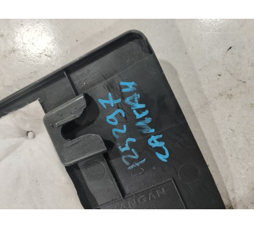 Накладка центральной консоли левая