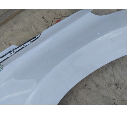 Крыло переднее правое