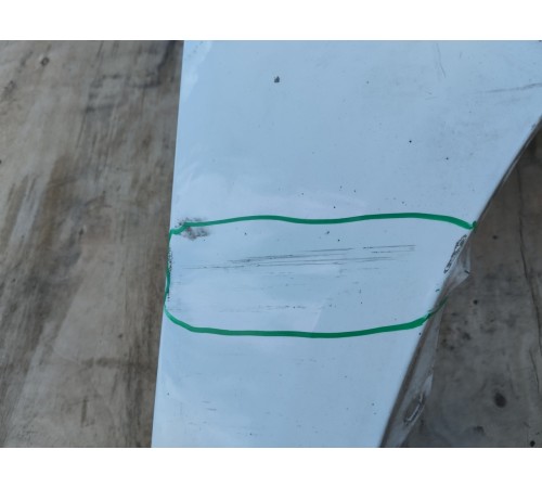 Крыло переднее правое