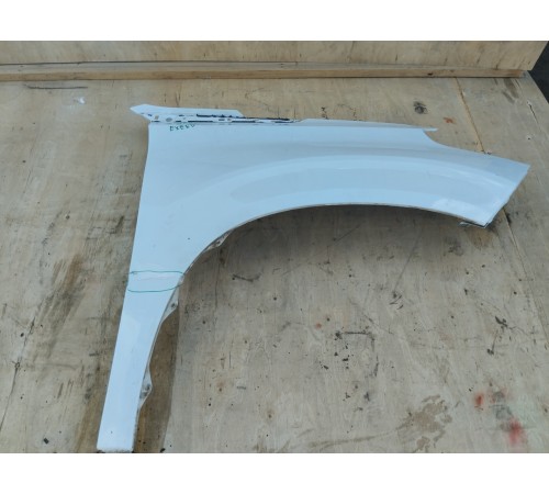 Крыло переднее правое