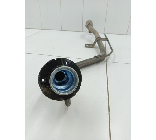 Горловина топливного бака