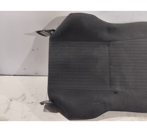 Спинка правого (пассажирского) сиденья