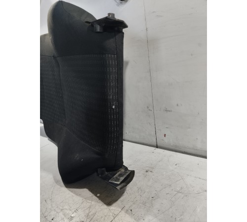 Спинка правого (пассажирского) сиденья