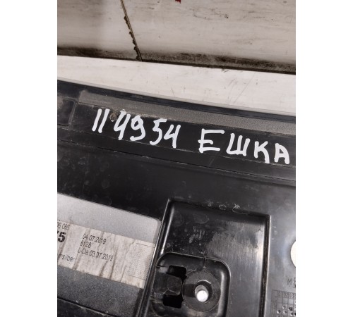 Спойлер крышки багажника