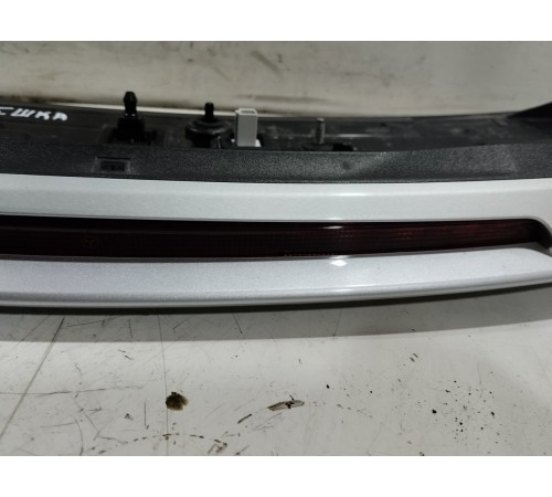 Спойлер крышки багажника