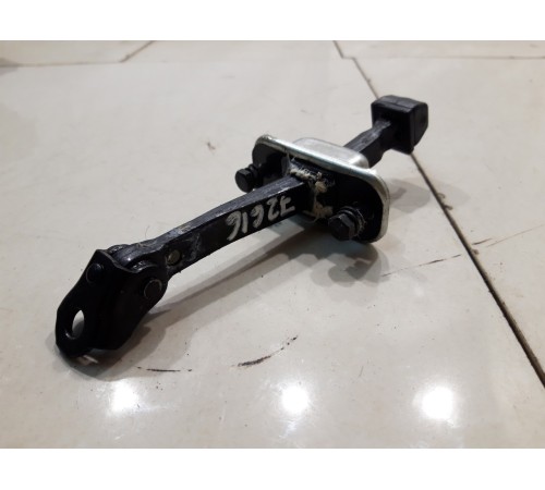 Ограничитель двери (задний, левый)