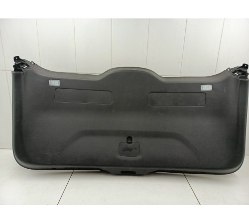 Обшивка двери багажника