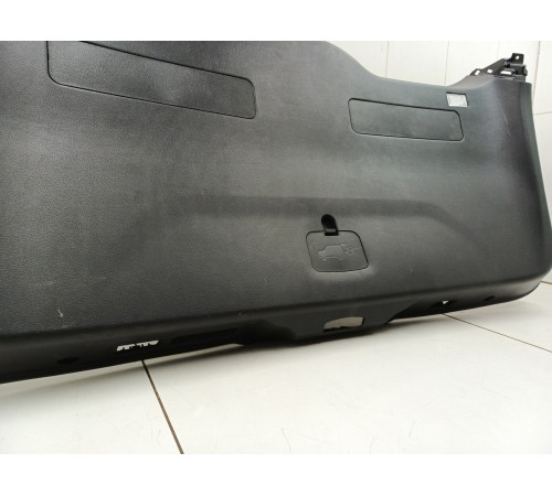 Обшивка двери багажника