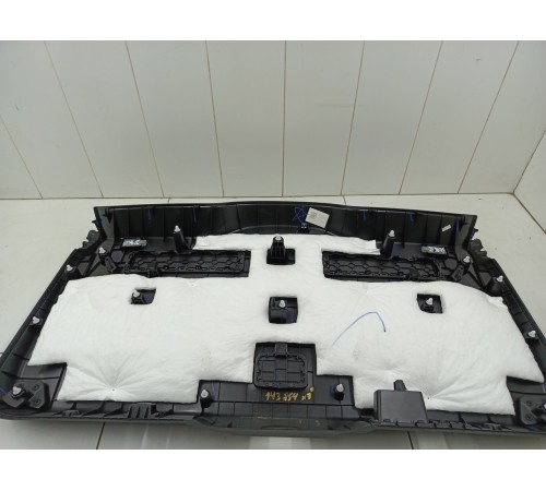 Обшивка двери багажника