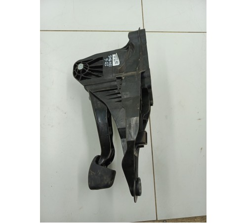 Педаль тормоза