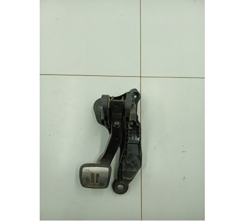 Педаль тормоза