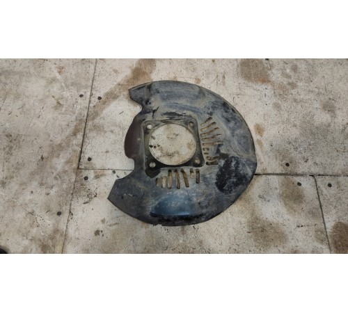 Передний левый пыльник тормозного диска