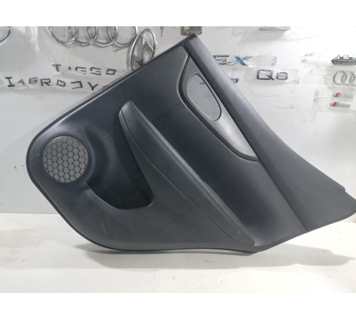 Обшивка двери задняя правая