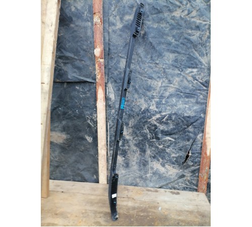 Рейлинг на крышу правый