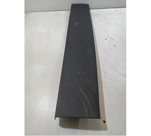 Обшивка крышки багажника верхняя