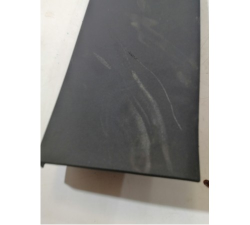 Обшивка крышки багажника верхняя