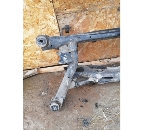 Балка задняя, подрамник