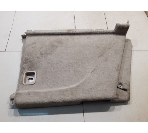 Обшивка крышки багажника (правая)