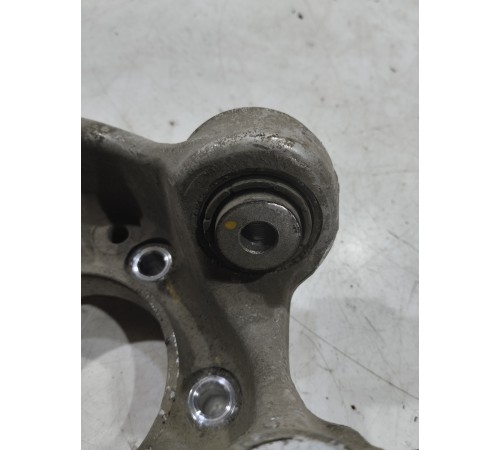 Кулак поворотный(задний правый)