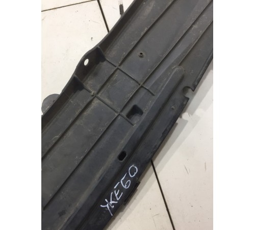 Жабо планка под лобовое стекло перед.