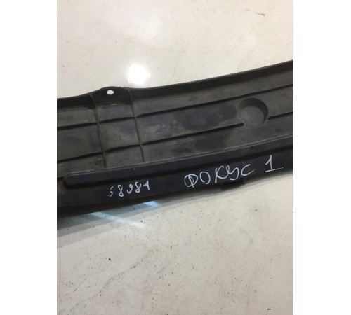 Жабо планка под лобовое стекло перед.