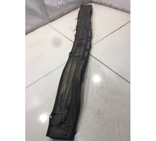 Жабо планка под лобовое стекло перед.