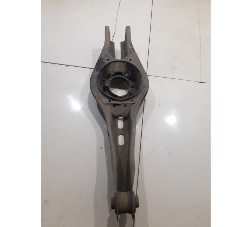 Рычаг подвески(задний левый)