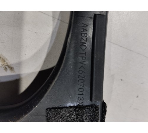 Уплотнитель стекла (задний левый внутренний)