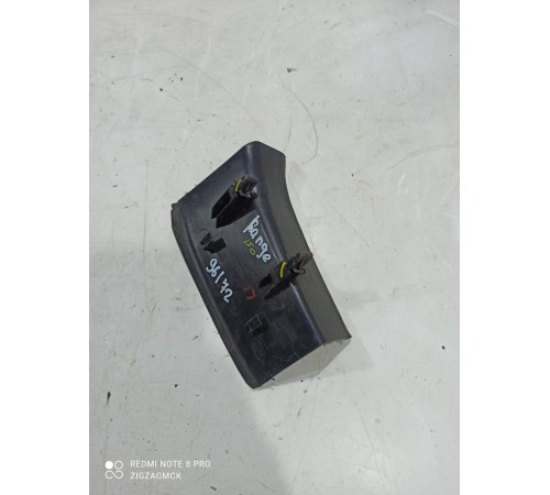 Накладка багажника правая