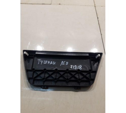 Накладка багажника левая