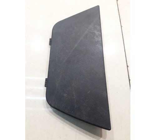 Накладка багажника левая