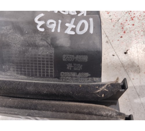 Направляющая стекла двери