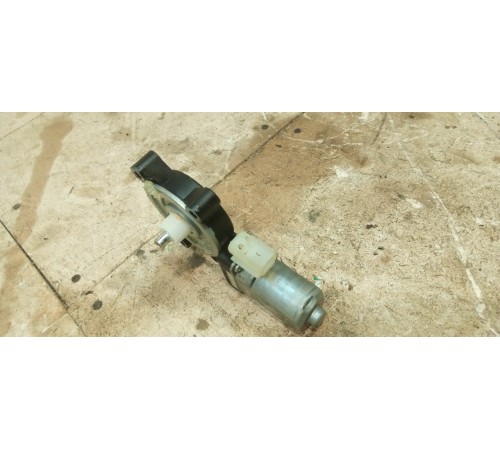 Моторчик стеклоподъемника передний левый