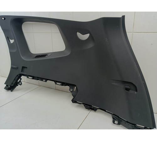 Обшивка багажника верхняя правая