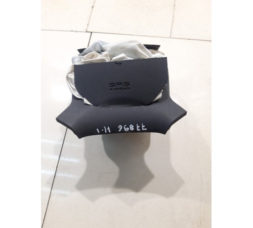 Подушка безопасности водителя