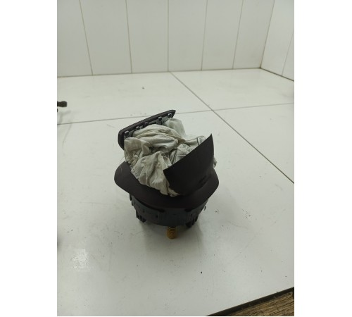 Подушка безопасности водителя