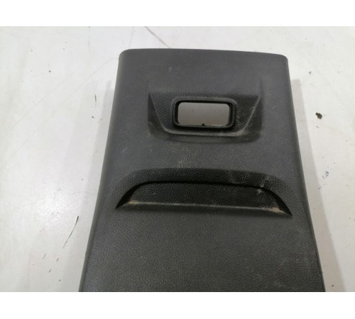 Накладка центральной консоли задняя с воздушным дефлектором