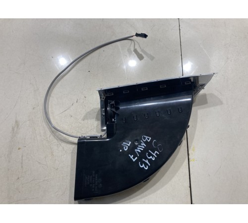 Дефлектор воздушный правый средней стойки