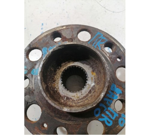 Ступица передняя правая