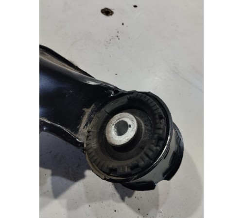 Кулак поворотный(задний правый)