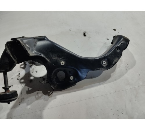 Кулак поворотный(задний правый)