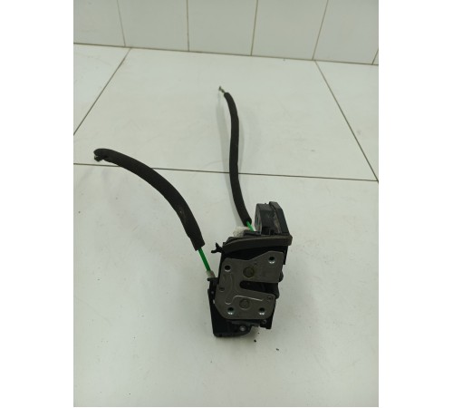 Замок двери передний левый