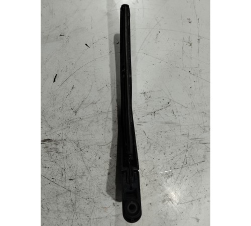 Поводок стеклоочистителя задний