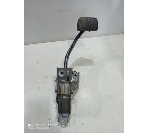 Педаль тормоза